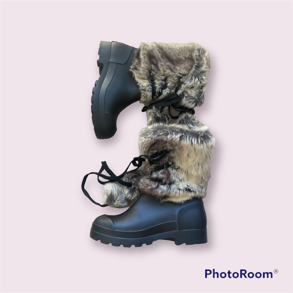 Dirty Laundry Rubber Boots with Fur!